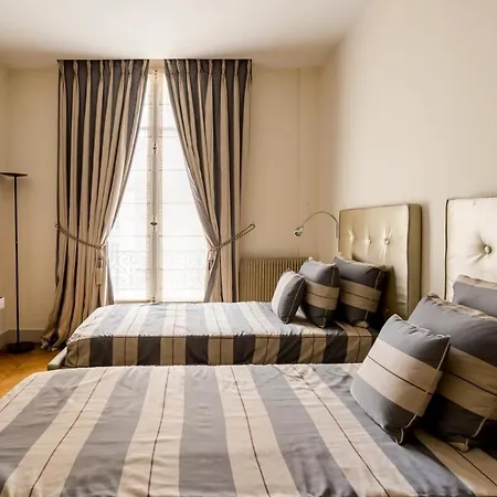 Trocadéro, Eiffel Tower, Luxury For 8p